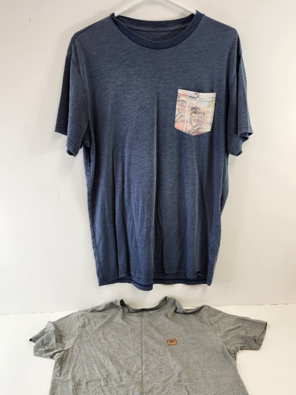 tentree Mens T-Shirt Lot Size Medium Blue Pocket Gray Heathered Bundle of 2